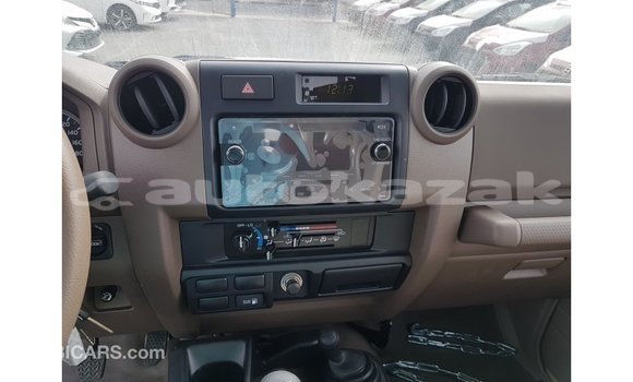Buy Import Toyota Land Cruiser Beige Car in Import - Dubai in Akmecet Buy Import Toyota Land Cruiser Beige Car in Import - Dubai in Akmecet