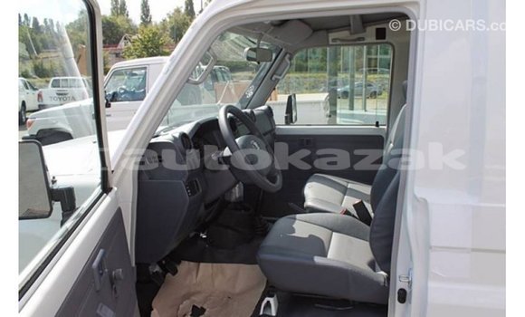 Buy Import Toyota Land Cruiser White Car in Import - Dubai in Akmecet Buy Import Toyota Land Cruiser White Car in Import - Dubai in Akmecet