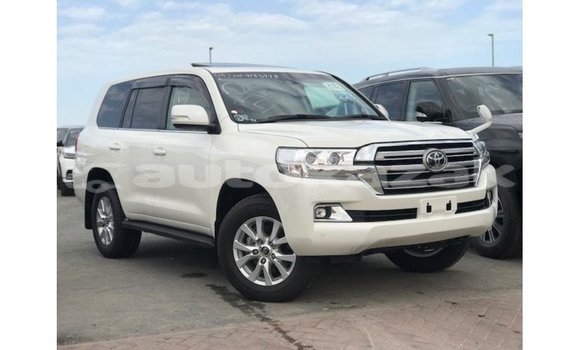 Buy Import Toyota Land Cruiser White Car in Import - Dubai in Akmecet Buy Import Toyota Land Cruiser White Car in Import - Dubai in Akmecet