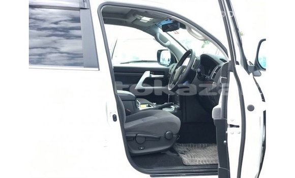 Buy Import Toyota Land Cruiser White Car in Import - Dubai in Akmecet Buy Import Toyota Land Cruiser White Car in Import - Dubai in Akmecet