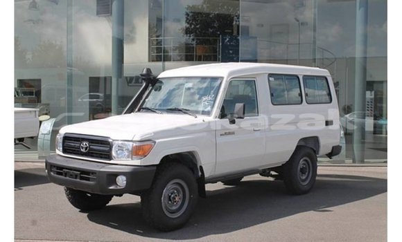 Buy Import Toyota Land Cruiser White Car in Import - Dubai in Akmecet Buy Import Toyota Land Cruiser White Car in Import - Dubai in Akmecet