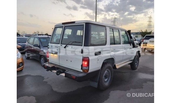 Buy Import Toyota Land Cruiser White Car in Import - Dubai in Akmecet Buy Import Toyota Land Cruiser White Car in Import - Dubai in Akmecet