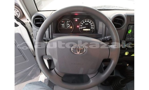 Buy Import Toyota Land Cruiser White Car in Import - Dubai in Akmecet Buy Import Toyota Land Cruiser White Car in Import - Dubai in Akmecet