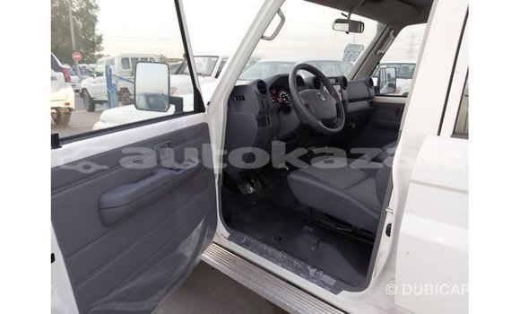 Buy Import Toyota Land Cruiser White Car in Import - Dubai in Akmecet Buy Import Toyota Land Cruiser White Car in Import - Dubai in Akmecet