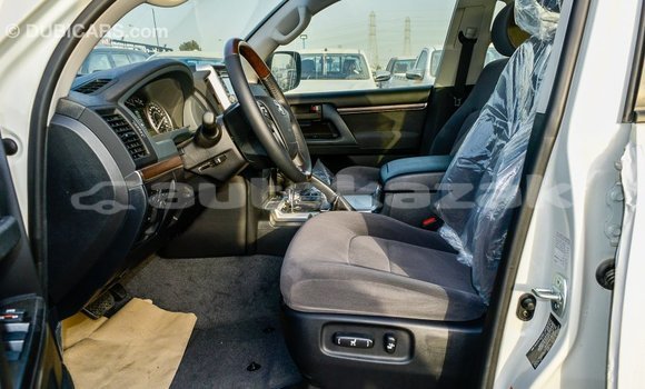 Buy Import Toyota Land Cruiser White Car in Import - Dubai in Akmecet Buy Import Toyota Land Cruiser White Car in Import - Dubai in Akmecet