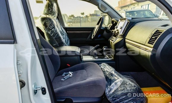 Buy Import Toyota Land Cruiser White Car in Import - Dubai in Akmecet Buy Import Toyota Land Cruiser White Car in Import - Dubai in Akmecet