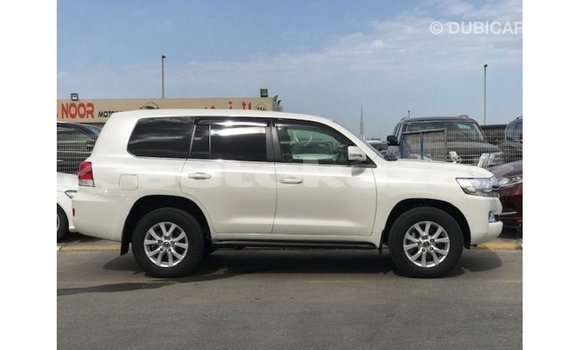 Buy Import Toyota Land Cruiser White Car in Import - Dubai in Akmecet Buy Import Toyota Land Cruiser White Car in Import - Dubai in Akmecet