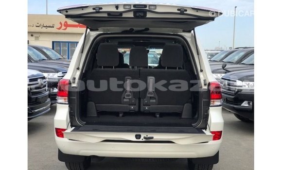 Buy Import Toyota Land Cruiser White Car in Import - Dubai in Akmecet Buy Import Toyota Land Cruiser White Car in Import - Dubai in Akmecet