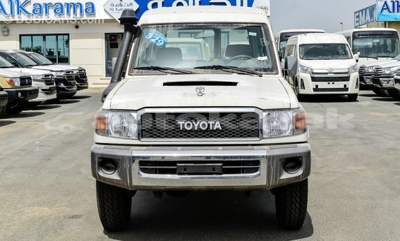 Buy Import Toyota Land Cruiser White Car in Import - Dubai in Akmecet Buy Import Toyota Land Cruiser White Car in Import - Dubai in Akmecet