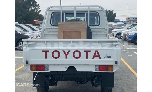 Buy Import Toyota Land Cruiser White Car in Import - Dubai in Akmecet Buy Import Toyota Land Cruiser White Car in Import - Dubai in Akmecet