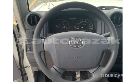 Buy Import Toyota Land Cruiser White Car in Import - Dubai in Akmecet Buy Import Toyota Land Cruiser White Car in Import - Dubai in Akmecet