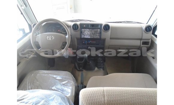 Buy Import Toyota Land Cruiser White Car in Import - Dubai in Akmecet Buy Import Toyota Land Cruiser White Car in Import - Dubai in Akmecet