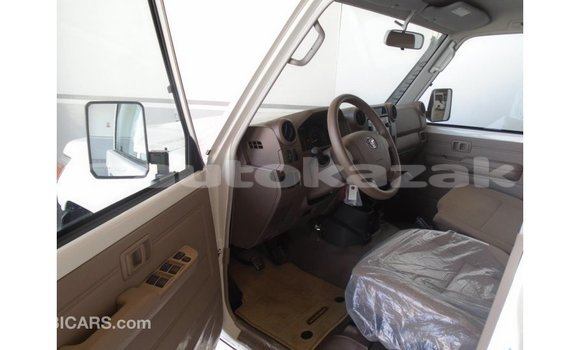 Buy Import Toyota Land Cruiser White Car in Import - Dubai in Akmecet Buy Import Toyota Land Cruiser White Car in Import - Dubai in Akmecet