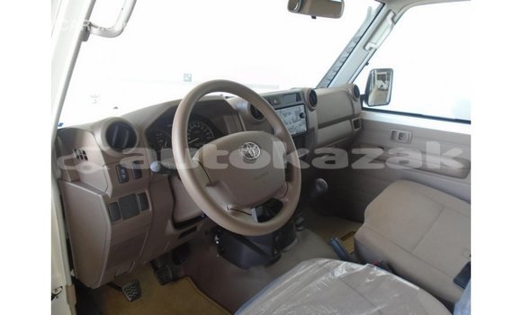 Buy Import Toyota Land Cruiser White Car in Import - Dubai in Akmecet Buy Import Toyota Land Cruiser White Car in Import - Dubai in Akmecet