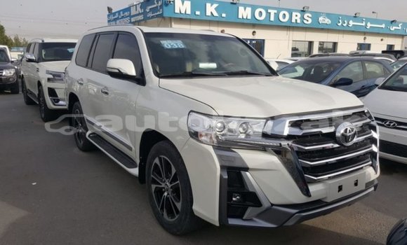 Buy Import Toyota Land Cruiser White Car in Import - Dubai in Akmecet Buy Import Toyota Land Cruiser White Car in Import - Dubai in Akmecet
