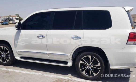 Buy Import Toyota Land Cruiser White Car in Import - Dubai in Akmecet Buy Import Toyota Land Cruiser White Car in Import - Dubai in Akmecet
