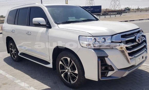 Buy Import Toyota Land Cruiser White Car in Import - Dubai in Akmecet Buy Import Toyota Land Cruiser White Car in Import - Dubai in Akmecet
