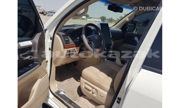 Buy Import Toyota Land Cruiser White Car in Import - Dubai in Akmecet Buy Import Toyota Land Cruiser White Car in Import - Dubai in Akmecet