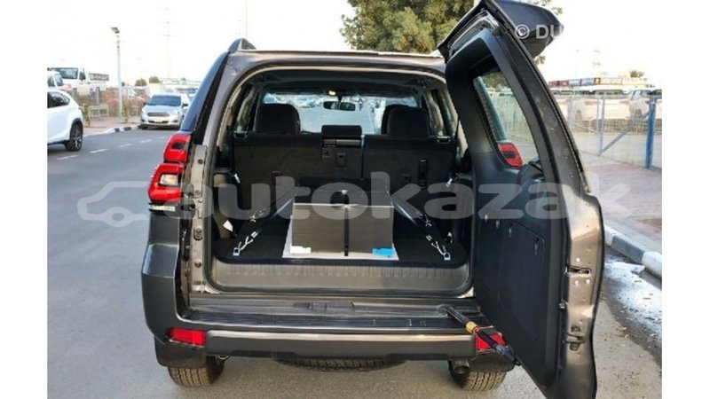 Big with watermark toyota prado akmecet import dubai 3170