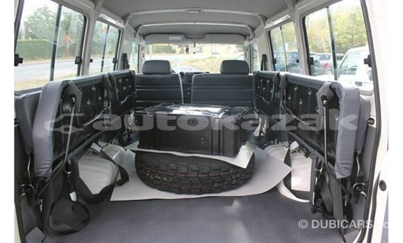 Buy Import Toyota Land Cruiser White Car in Import - Dubai in Akmecet Buy Import Toyota Land Cruiser White Car in Import - Dubai in Akmecet