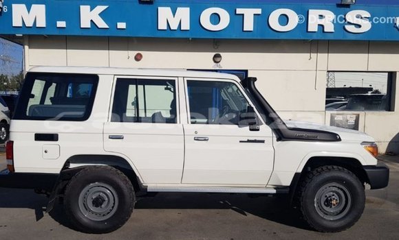 Buy Import Toyota Land Cruiser White Car in Import - Dubai in Akmecet Buy Import Toyota Land Cruiser White Car in Import - Dubai in Akmecet