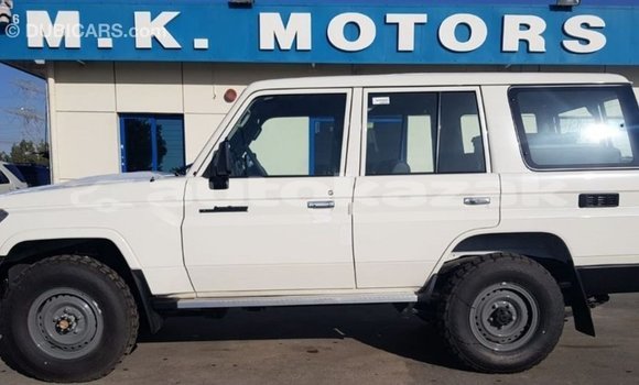 Buy Import Toyota Land Cruiser White Car in Import - Dubai in Akmecet Buy Import Toyota Land Cruiser White Car in Import - Dubai in Akmecet