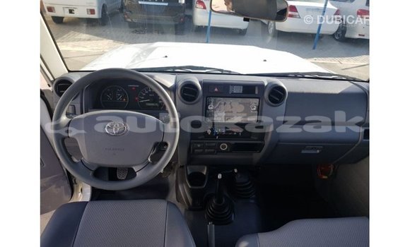 Buy Import Toyota Land Cruiser White Car in Import - Dubai in Akmecet Buy Import Toyota Land Cruiser White Car in Import - Dubai in Akmecet