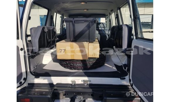 Buy Import Toyota Land Cruiser White Car in Import - Dubai in Akmecet Buy Import Toyota Land Cruiser White Car in Import - Dubai in Akmecet