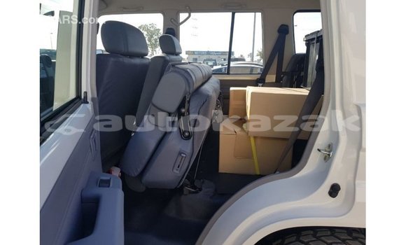 Buy Import Toyota Land Cruiser White Car in Import - Dubai in Akmecet Buy Import Toyota Land Cruiser White Car in Import - Dubai in Akmecet