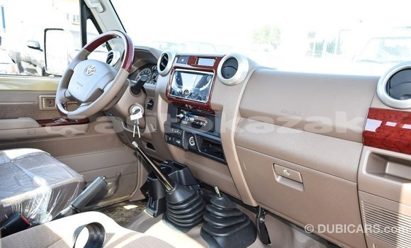 Buy Import Toyota Land Cruiser Beige Car in Import - Dubai in Akmecet Buy Import Toyota Land Cruiser Beige Car in Import - Dubai in Akmecet