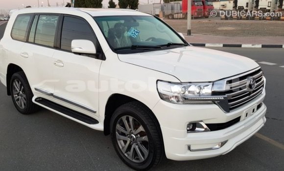 Buy Import Toyota Land Cruiser White Car in Import - Dubai in Akmecet Buy Import Toyota Land Cruiser White Car in Import - Dubai in Akmecet