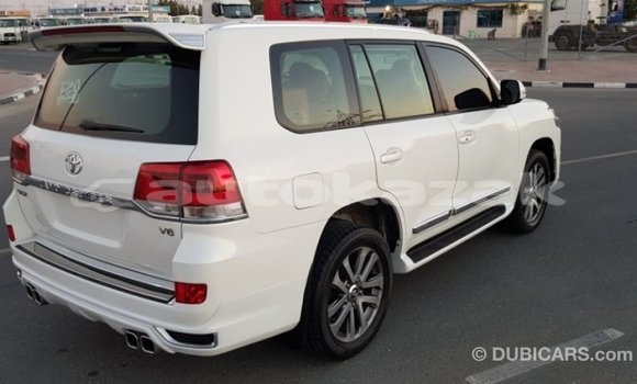 Buy Import Toyota Land Cruiser White Car in Import - Dubai in Akmecet Buy Import Toyota Land Cruiser White Car in Import - Dubai in Akmecet