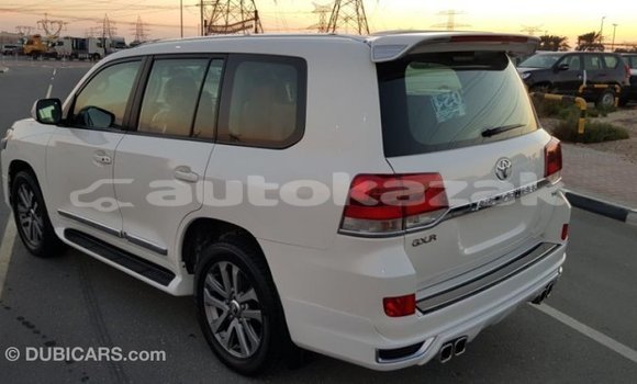 Buy Import Toyota Land Cruiser White Car in Import - Dubai in Akmecet Buy Import Toyota Land Cruiser White Car in Import - Dubai in Akmecet