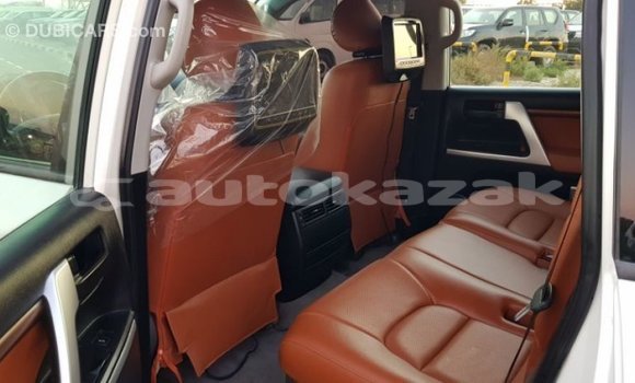 Buy Import Toyota Land Cruiser White Car in Import - Dubai in Akmecet Buy Import Toyota Land Cruiser White Car in Import - Dubai in Akmecet