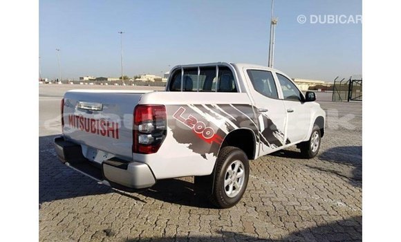 Buy Import Mitsubishi L200 White Car in Import - Dubai in Akmecet Buy Import Mitsubishi L200 White Car in Import - Dubai in Akmecet