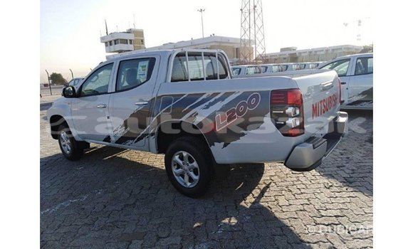 Buy Import Mitsubishi L200 White Car in Import - Dubai in Akmecet Buy Import Mitsubishi L200 White Car in Import - Dubai in Akmecet