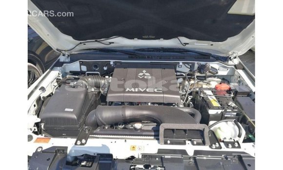 Buy Import Mitsubishi Pajero White Car in Import - Dubai in Akmecet Buy Import Mitsubishi Pajero White Car in Import - Dubai in Akmecet