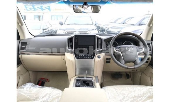 Buy Import Toyota Land Cruiser White Car in Import - Dubai in Akmecet Buy Import Toyota Land Cruiser White Car in Import - Dubai in Akmecet