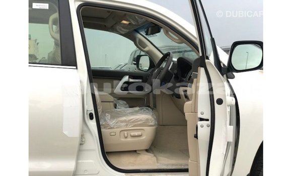 Buy Import Toyota Land Cruiser White Car in Import - Dubai in Akmecet Buy Import Toyota Land Cruiser White Car in Import - Dubai in Akmecet