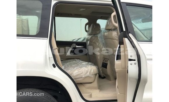 Buy Import Toyota Land Cruiser White Car in Import - Dubai in Akmecet Buy Import Toyota Land Cruiser White Car in Import - Dubai in Akmecet