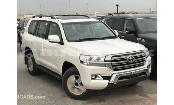 Buy Import Toyota Land Cruiser White Car in Import - Dubai in Akmecet Buy Import Toyota Land Cruiser White Car in Import - Dubai in Akmecet