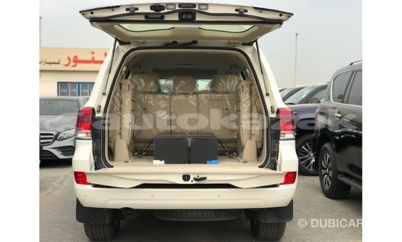 Buy Import Toyota Land Cruiser White Car in Import - Dubai in Akmecet Buy Import Toyota Land Cruiser White Car in Import - Dubai in Akmecet
