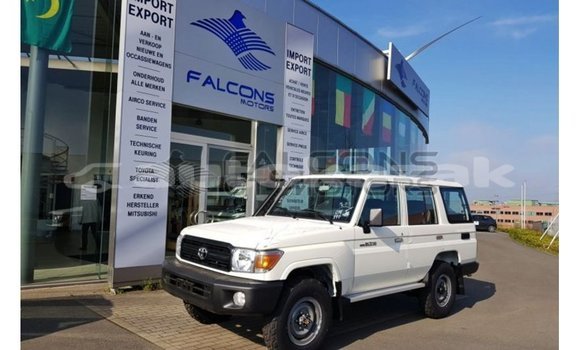 Buy Import Toyota Land Cruiser White Car in Import - Dubai in Akmecet Buy Import Toyota Land Cruiser White Car in Import - Dubai in Akmecet