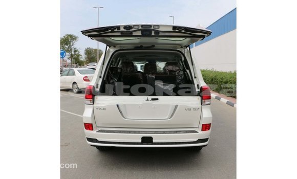 Buy Import Toyota Land Cruiser White Car in Import - Dubai in Akmecet Buy Import Toyota Land Cruiser White Car in Import - Dubai in Akmecet