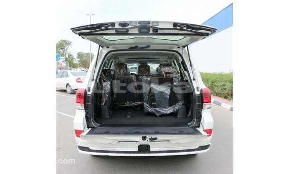 Buy Import Toyota Land Cruiser White Car in Import - Dubai in Akmecet Buy Import Toyota Land Cruiser White Car in Import - Dubai in Akmecet