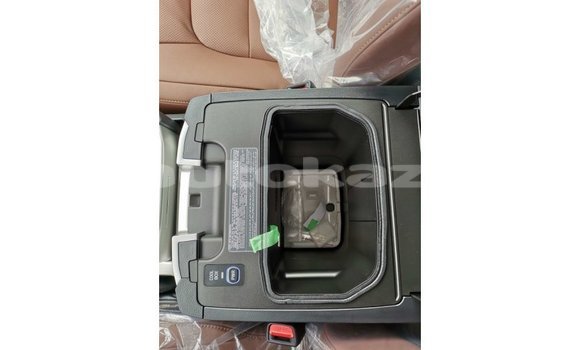 Buy Import Toyota Land Cruiser White Car in Import - Dubai in Akmecet Buy Import Toyota Land Cruiser White Car in Import - Dubai in Akmecet