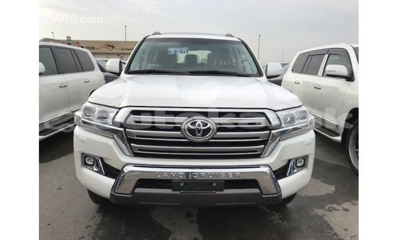 Buy Import Toyota Land Cruiser White Car in Import - Dubai in Akmecet Buy Import Toyota Land Cruiser White Car in Import - Dubai in Akmecet