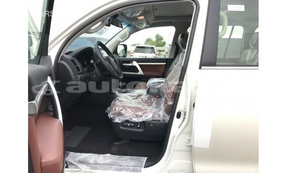 Buy Import Toyota Land Cruiser White Car in Import - Dubai in Akmecet Buy Import Toyota Land Cruiser White Car in Import - Dubai in Akmecet