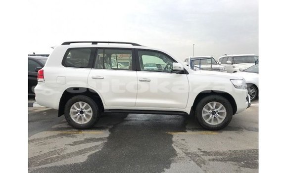 Buy Import Toyota Land Cruiser White Car in Import - Dubai in Akmecet Buy Import Toyota Land Cruiser White Car in Import - Dubai in Akmecet