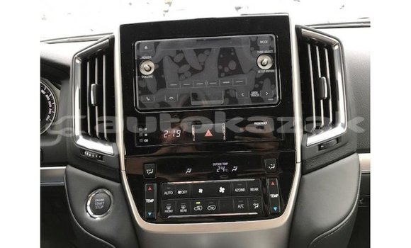 Buy Import Toyota Land Cruiser White Car in Import - Dubai in Akmecet Buy Import Toyota Land Cruiser White Car in Import - Dubai in Akmecet